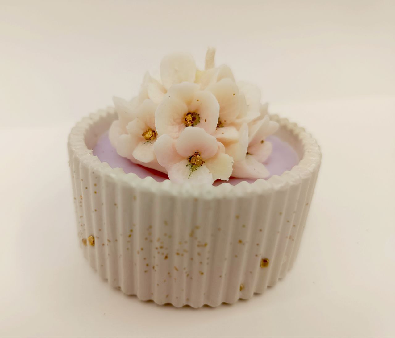 Свеча "Цветущая нежность"