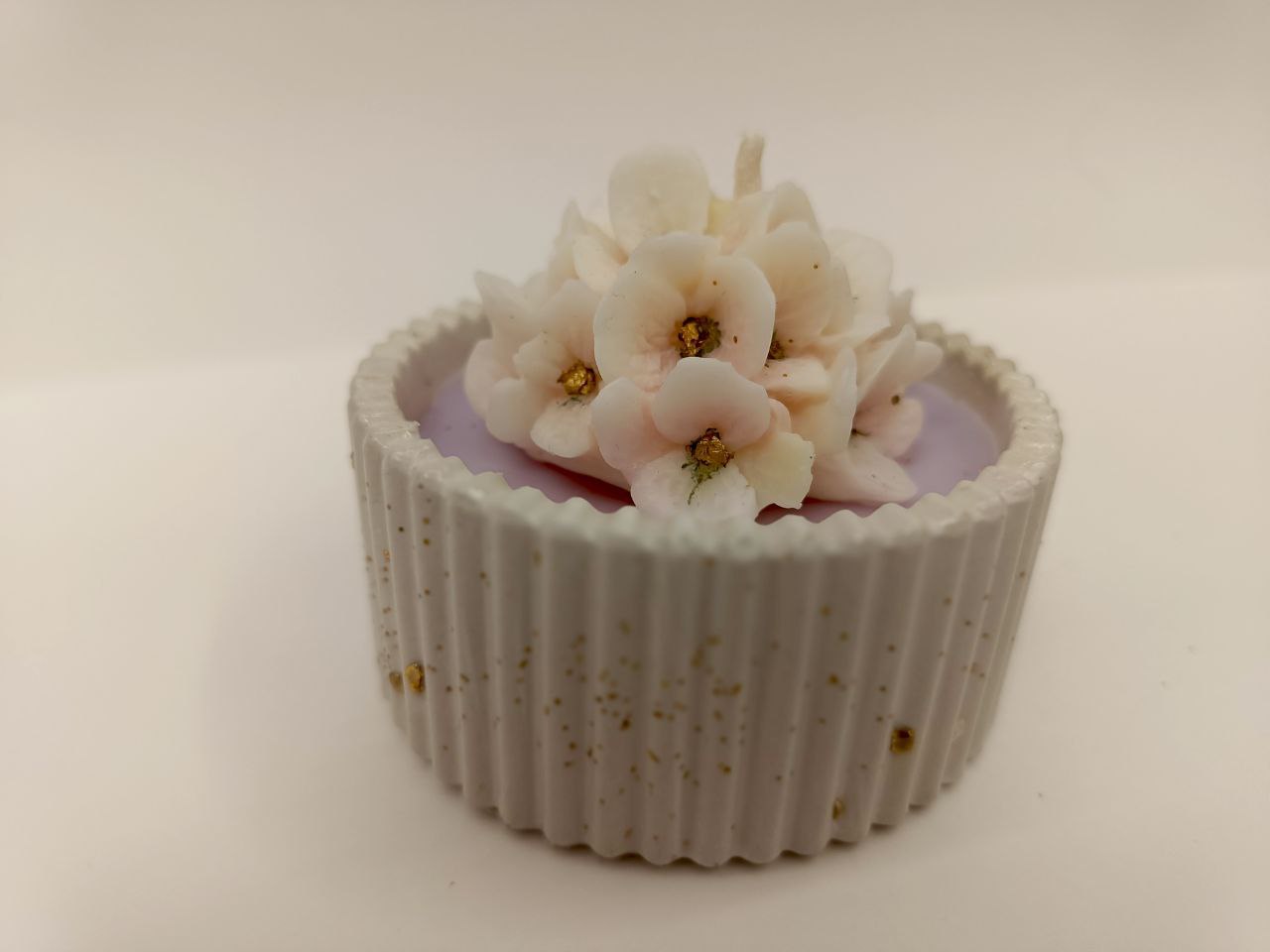 Свеча "Цветущая нежность" — изображение 3